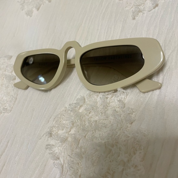 Bohème Cream Retro-Futuristic Sunglasses - Picture 1 of 6